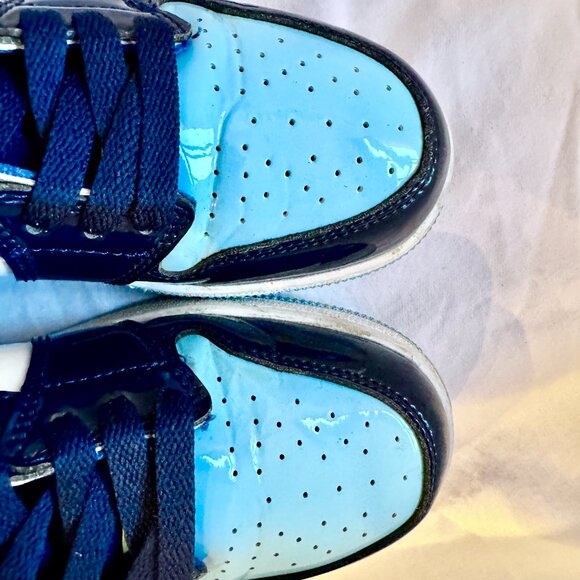 Nike Air Jordan 1 Retro High UNC Patent Leather CD0461-401 Shiny Blue White 6.5Y - Picture 3 of 7